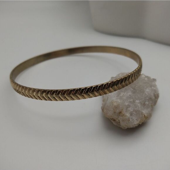 Gold toned bangle gift for her - Picture 2 of 2
